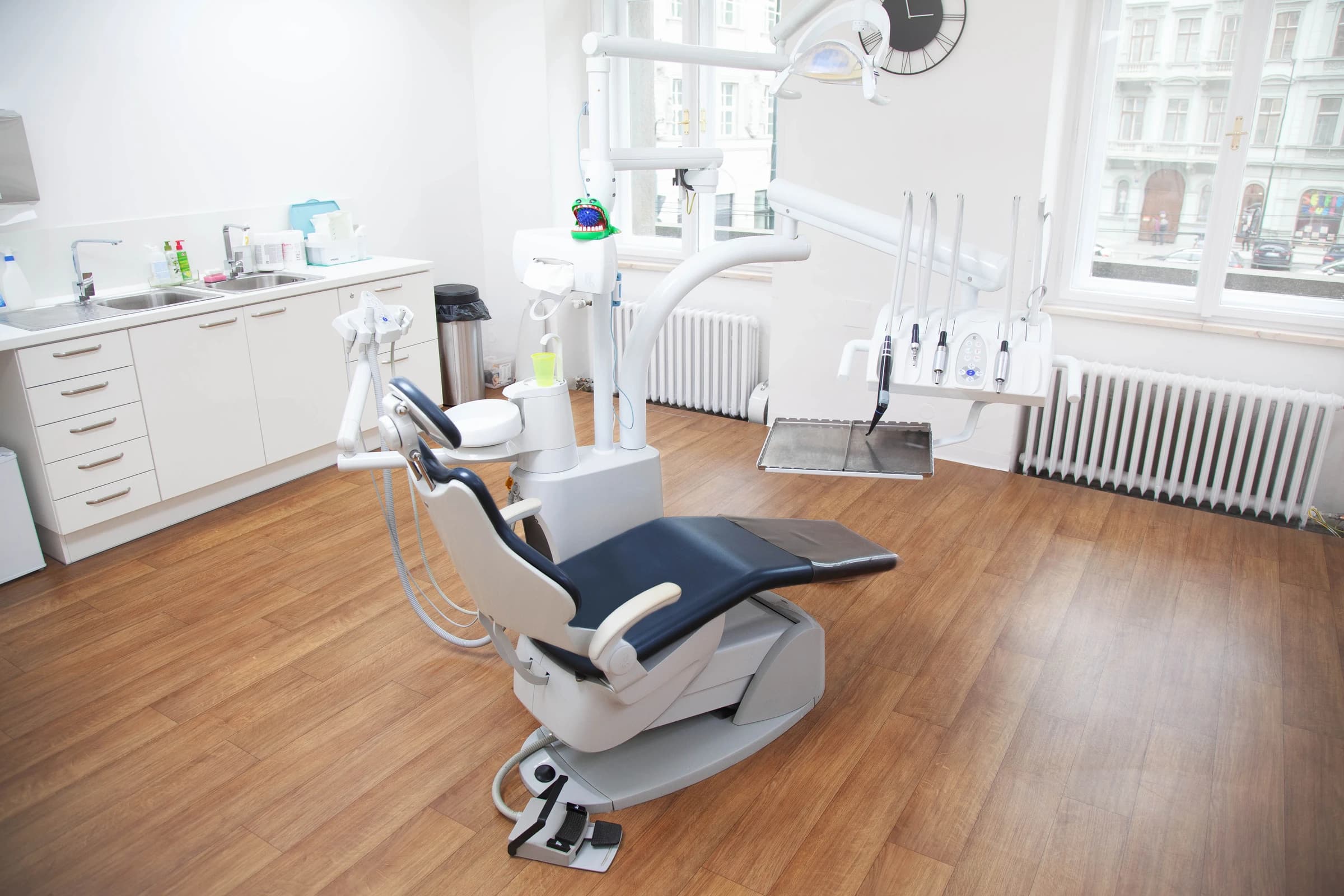 Interiér a tým zubní kliniky KissDent v centru Prahy